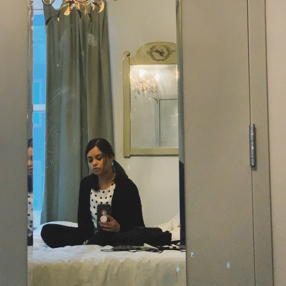 Meet your Posher, Cecilia - Picture 2 of 2